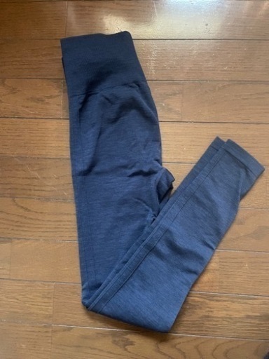 【UNIQLO】未使用！ヒートテック　シームレス　レギンスパンツ　S