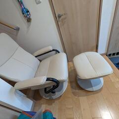 リクライニングチェア　オットマン付きの画像