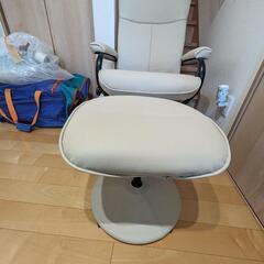 リクライニングチェア　オットマン付きの画像
