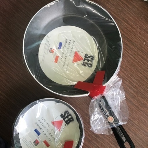 お話し中です。セブノンスティックのフライパンセット
