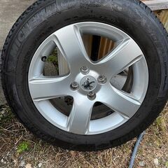 プジョー３００８に履いていたスタッドレスタイヤ　ホイールセットです。の画像