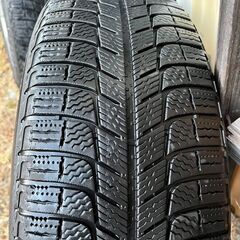 プジョー３００８に履いていたスタッドレスタイヤ　ホイールセットです。の画像