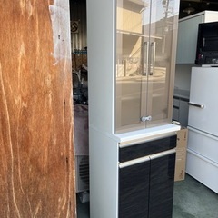 【スリム食器棚】お部屋を選ばず☆高級感もプラス☆の画像