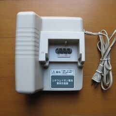 Panasonic 電動アシスト自転車用　充電器　(ジャンク品)　1⃣