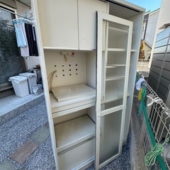 オシャレな食器棚
