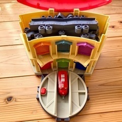 【値下げ❗️】チャギントン　大きな車庫セットの画像