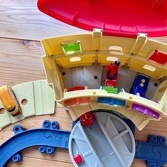【値下げ❗️】チャギントン　大きな車庫セットの画像