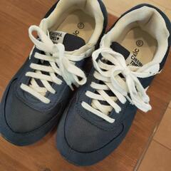 ラブトキシック　紺色スニーカー　Ｓ