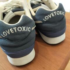 ラブトキシック　紺色スニーカー　Ｓの画像