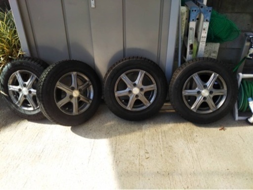 スタッドレスタイヤ　4本　ホイール付