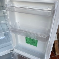【値下げしました】 yselect YRZF15J ヤマダオリジナル 22年製 ２ドア冷蔵庫 (156L・右開き) ホワイト No2591の画像