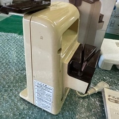 ナショナル包丁研ぎ付き電気缶切りの画像