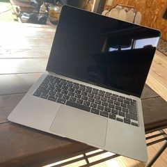 ★早い者勝ち★MacBook Air A2337 中古　美品の画像