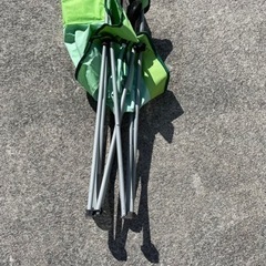 折りたたみ椅子の画像