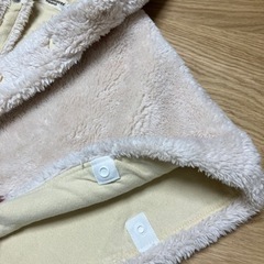 【美品】ミキハウス ホットビスケッツ ポンチョ  ベージュ 70-90cmの画像