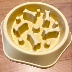 ［新品未使用］早食い防止　ペットのお皿　イエロー