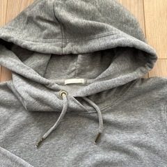 GU  パーカー　Mサイズ　グレーの画像