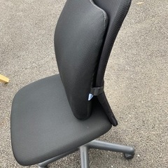 オフィスチェアIkSTAR背面クッション付きの画像