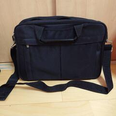 ビジネスバック　斜めがけの紐有り