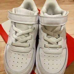 ナイキ　16cm NIKE COURT BOROUGH LOW 2 白いスニーカーの画像
