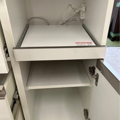 クマのプーさんのキッチン収納棚の画像