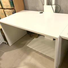 オフィス用デスクの画像