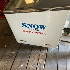 業務用冷凍庫　二台　グリコ　雪印の画像