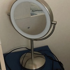 美品}LEDライト付きミラー