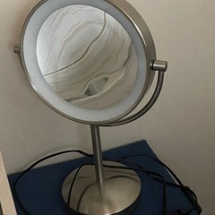 美品}LEDライト付きミラーの画像
