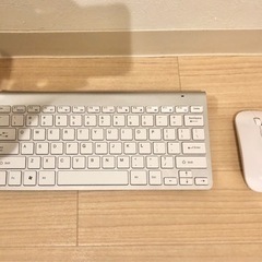 【無料】ワイヤレスキーボードとマウスセット