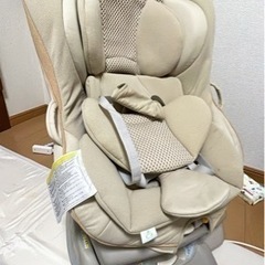Combi コンビ　ゼウスターン　チャイルドシート
