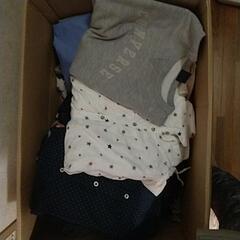 メルカリ用洋服 段ボール1箱分５０枚は確実に入ってますの画像