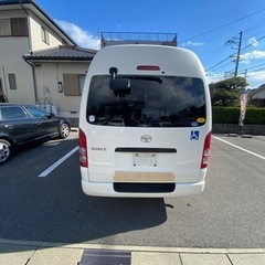 トヨタハイエースバン車いす仕様車 の画像