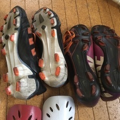 サッカー用品　膝当て　シューズ　5点セット　27cm 28cmの画像