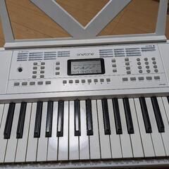 電子キーボード　onetone OTK-54N ホワイトの画像