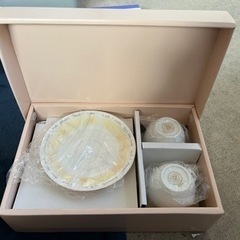 にたに ゆりえ食器セット ＆おまけ未使用コップ6個の画像