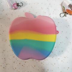 プレゼントにも❣️　プッシュポップバブル アップルバッグ ショルダーバッグの画像
