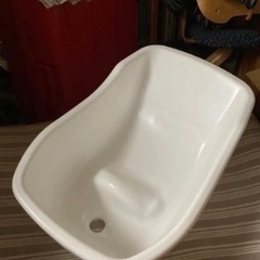 ベビーバス、お尻ストッパー付き(アカチャン本舗)