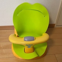aprica はじめてのお風呂から使えるバスチェア　ベビーチェア