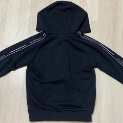 GIVENCHY キッズパーカー　95サイドロゴの画像