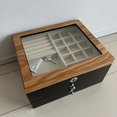 【お取引中】大容量でお洒落💍鍵付きジュエリーケース