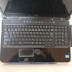 【取引中です】FUJITSU　LIFEBOOK　15インチ　i7　8GB　SSD（256）　Office2021　ブルーレイ　Wi-Fi　テンキー　Windows11　23H2　④の画像