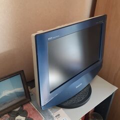 小形テレビ