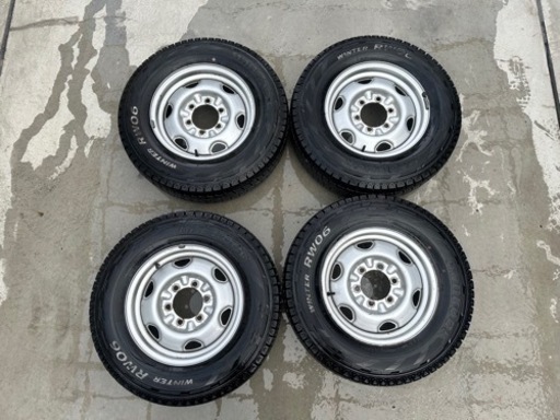 スタッドレスタイヤ+ホイール195/80R15 NV350キャラバン　ハイエース