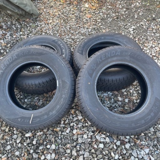 値下げします！215/70R15 バリ溝⭐︎スタッドレスタイヤ⭐︎2022年⭐︎4本