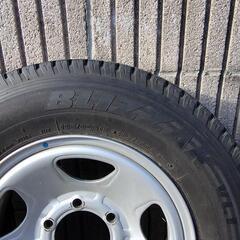スタッドレスタイヤ・ホイール　185/80R15　107/105Lの画像
