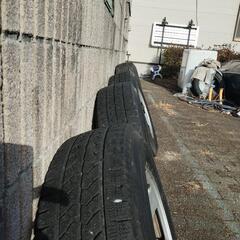 スタッドレスタイヤ・ホイール　185/80R15　107/105Lの画像