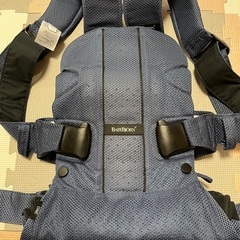 ベビービョルン　ワンカイエアー（ネイビー）