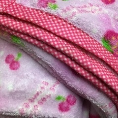 引渡済　中古　テロテロ毛布　イチゴ柄　ピンクの画像