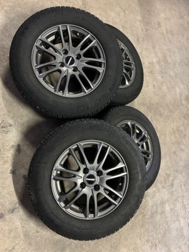 スタッドレスタイヤ